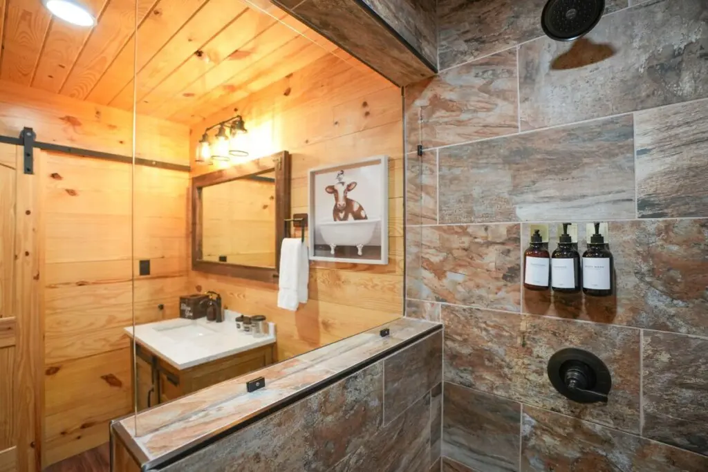 original 1034851034121720629 1790408217