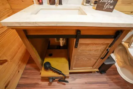 original 1045134196680539325 1800077409