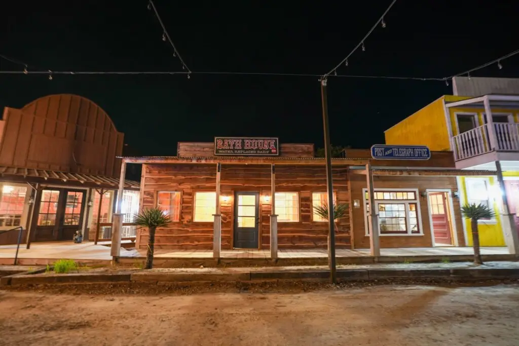 original 1045134196680539325 1800077638