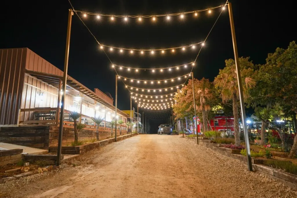 original 1045138871569716212 1800090842